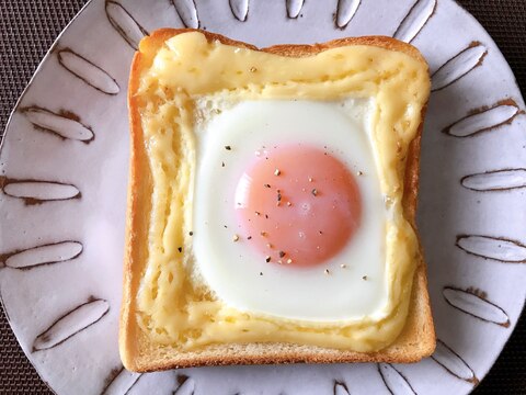 簡単朝食☆目玉マヨトースト